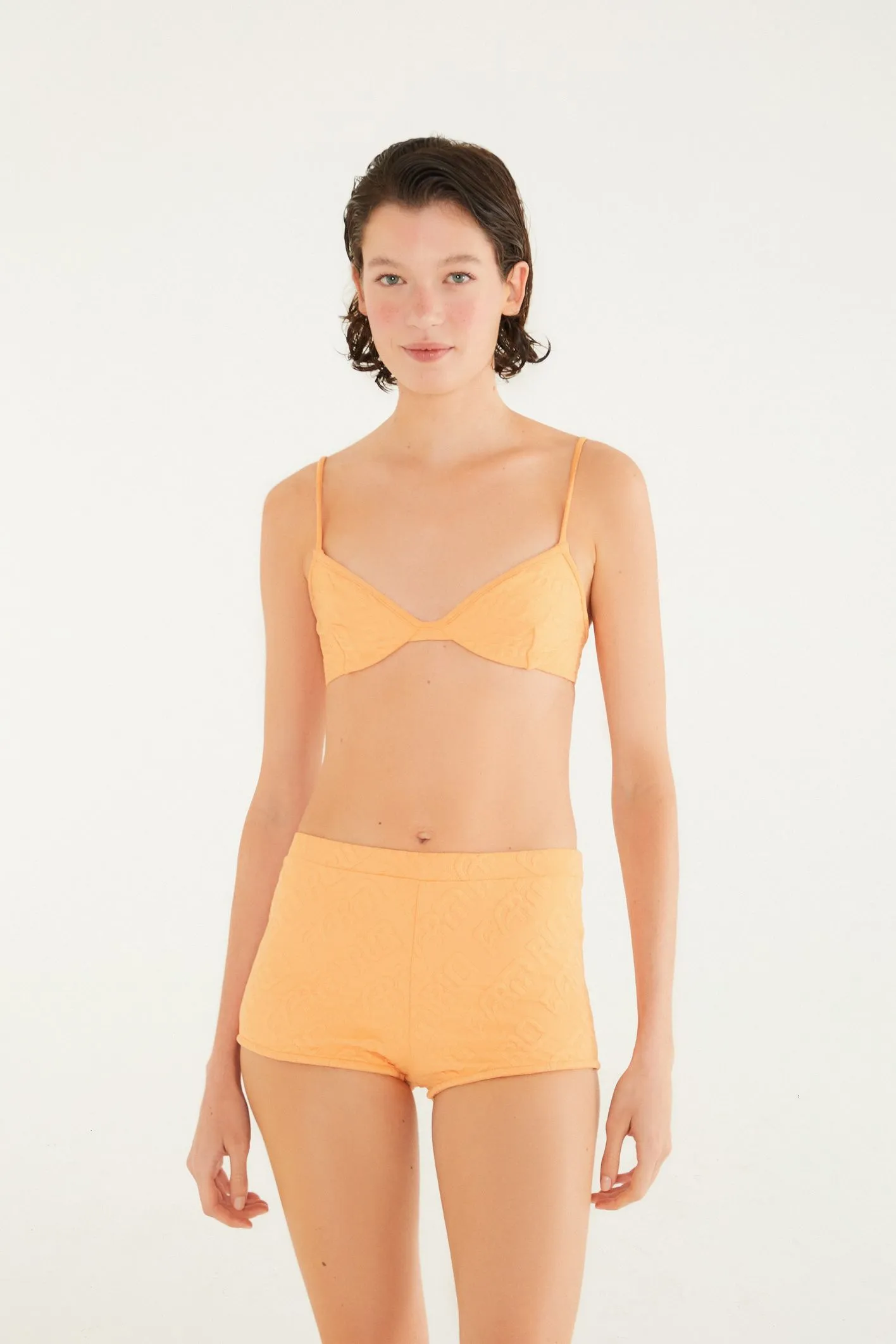 e889fceb59cc82ede50e1cfef240cde0.webp Short Jacquard Farm Rio - Imagem 1